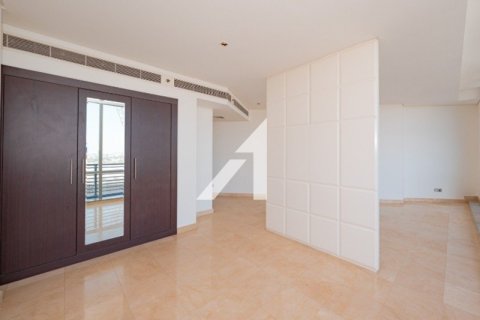 Снять в аренду квартиру в Дубае: студию, 63.4м², № 10913 - фото 2