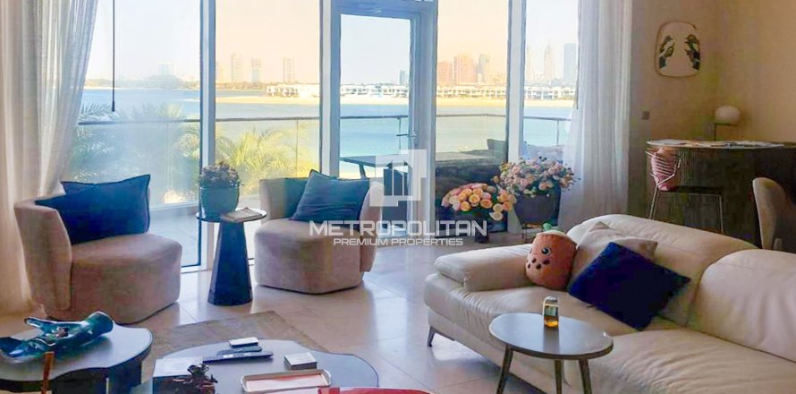 Квартира в Tiara Residences, Пальма Джумейра, Дубай, 3 спальни, 222м², № 15399