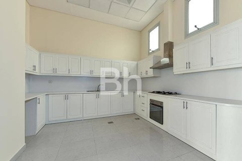 Adosado en Jumeirah Village Circle, Dubai, 4 dormitorios, 196 m², № 57390 - foto 9