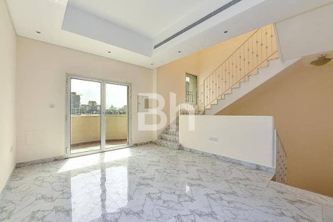 Adosado en Jumeirah Village Circle, Dubai, 4 dormitorios, 196 m², № 57390 - foto 11