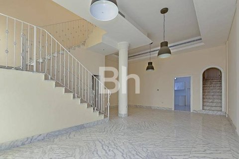 Adosado en Jumeirah Village Circle, Dubai, 4 dormitorios, 196 m², № 57390 - foto 10