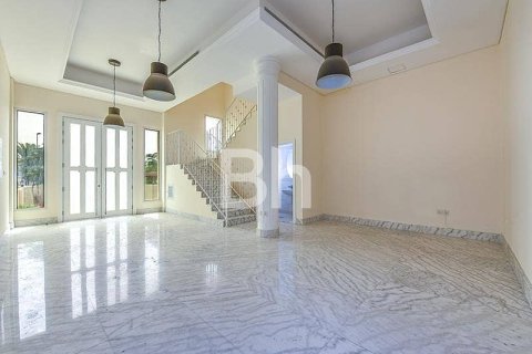 Adosado en Jumeirah Village Circle, Dubai, 4 dormitorios, 196 m², № 57390 - foto 5