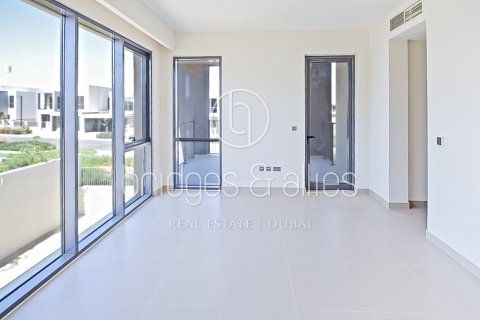 Снять в аренду виллу в Дубай Хилс Эстейт, Дубай: 4 спальни, 304.1м², № 47304 - фото 9