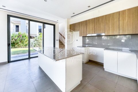 Снять в аренду виллу в Дубай Хилс Эстейт, Дубай: 4 спальни, 304.1м², № 47304 - фото 3