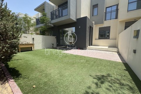 Villa en Dubai Hills Estate, Dubai, 3 dormitorios, 199.2 m², № 47290 - foto 2