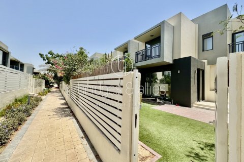 Villa en Dubai Hills Estate, Dubai, 3 dormitorios, 199.2 m², № 47290 - foto 8