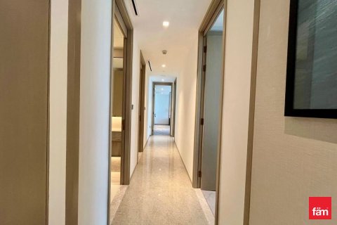Снять в аренду квартиру в Дубае: 3 спальни, 132.8м², № 70394 - фото 17