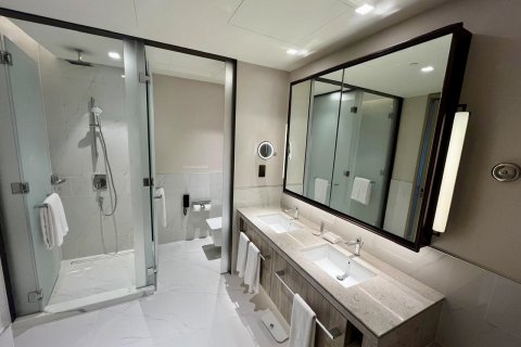 Снять в аренду квартиру в Дубае: 3 спальни, 132.8м², № 70394 - фото 12