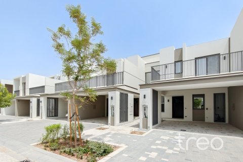Townhouse in Aura, Tilal Al Ghaf, Dubai 3 bedrooms, 140.66 sq.m. № 136230