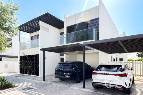 Townhouse in Dubai 6 bedrooms, 392.61 sq.m. № 136240