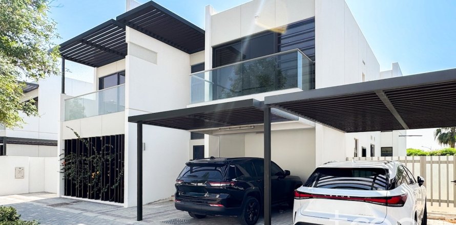 Townhouse in Dubai 6 bedrooms, 392.61 sq.m. № 136240