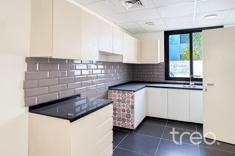 Townhouse in Dubai 6 bedrooms, 392.61 sq.m. № 136240 - photo 12