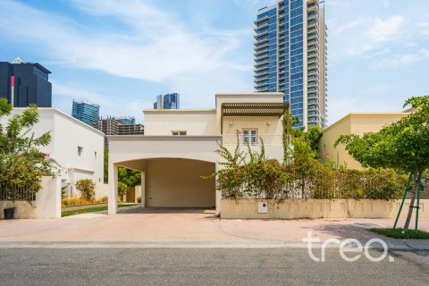Villa in Meadows 1, Meadows, Dubai 3 bedrooms, 604.89 sq.m. № 136241 - photo 2