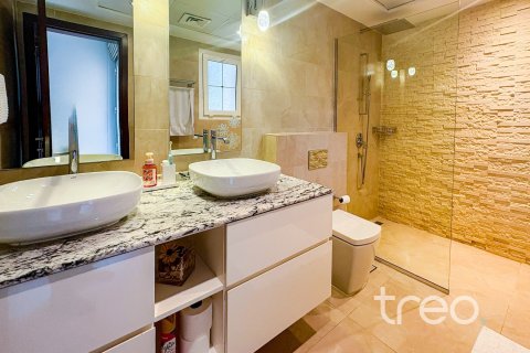 Townhouse in Arabian Ranches, Dubai 3 bedrooms, 258.36 sq.m. № 136236 - photo 6