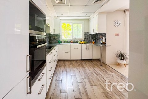 Townhouse in Arabian Ranches, Dubai 3 bedrooms, 258.36 sq.m. № 136236 - photo 13