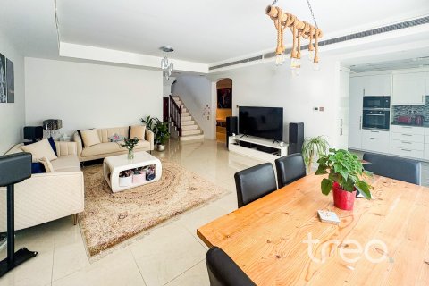 Townhouse in Arabian Ranches, Dubai 3 bedrooms, 258.36 sq.m. № 136236 - photo 14