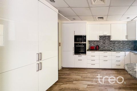 Townhouse in Arabian Ranches, Dubai 3 bedrooms, 258.36 sq.m. № 136236 - photo 10
