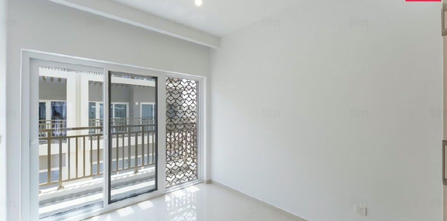 Adosado en Dubai, 4 dormitorios, 112.2 m², № 141902