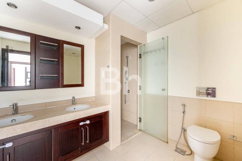 Apartment in The Views, Dubai 2 bedrooms, 120 sq.m. № 56833 - photo 3