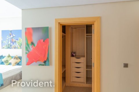 Снять в аренду квартиру в Пальме Джумейре, Дубай: 1 спальня, 116.3м², № 2755 - фото 16
