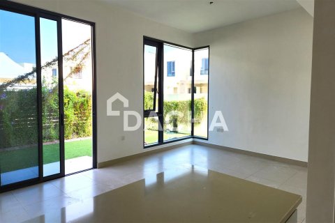 Снять в аренду виллу в Maple 1, Дубай Хилс Эстейт, Дубай: 4 спальни, 228.6м², № 6642 - фото 2