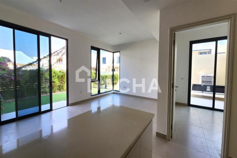 Снять в аренду виллу в Maple 1, Дубай Хилс Эстейт, Дубай: 4 спальни, 228.6м², № 6642 - фото 3