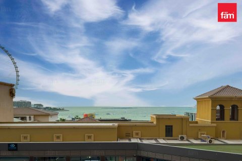 Apartment in Dubai 3 bedrooms, 181 sq.m. № 76860 - photo 1