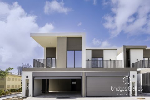 Villa à Dubai, 3 chambres, 144.8 m², № 77233 - photo 1