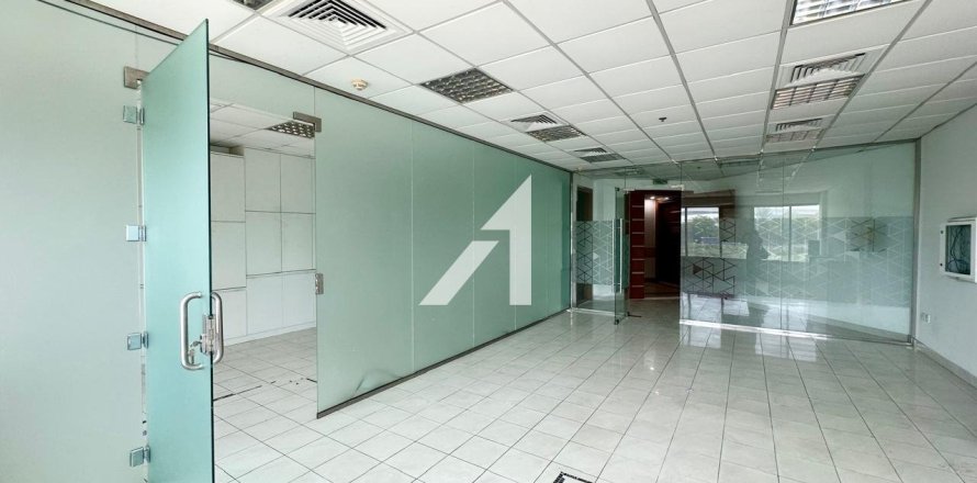 Oficina en Dubai, 73.3 m², № 69080