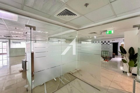 Oficina en Dubai, 420.9 m², № 69070 - foto 2