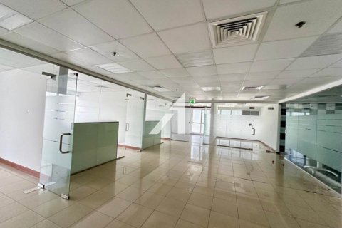 Oficina en Dubai, 420.9 m², № 69070 - foto 3