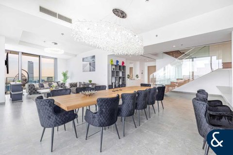 Penthouse in Dubai Marina, Dubai 4 bedrooms, 350 sq.m. № 75455 - photo 7