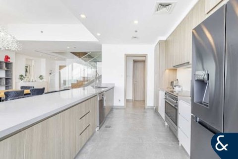 Penthouse in Dubai Marina, Dubai 4 bedrooms, 350 sq.m. № 75455 - photo 10