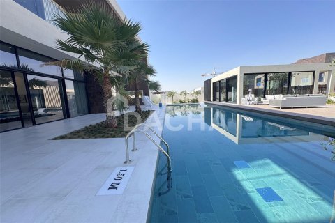 Villa in Al Barari, Dubai 5 bedrooms, 1311.6 sq.m. № 7064 - photo 6