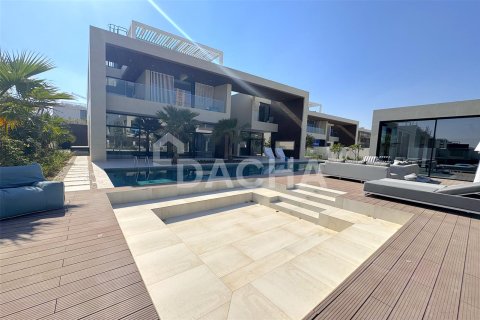 Villa in Al Barari, Dubai 5 bedrooms, 1311.6 sq.m. № 7064 - photo 1