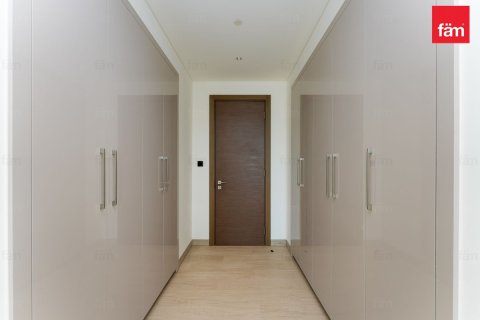 Apartment in Dubai 4 bedrooms, 218.6 sq.m. № 55809 - photo 2