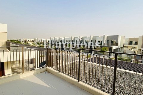 Townhouse in Dubai South (Dubai World Central), Dubai 4 bedrooms, 217.47012949 sq.m. № 114286 - photo 7
