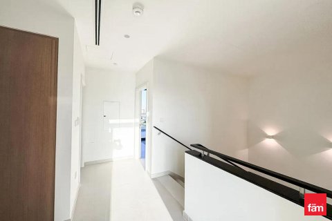 Снять в аренду виллу в Дубае: 4 спальни, 231м², № 91965 - фото 8