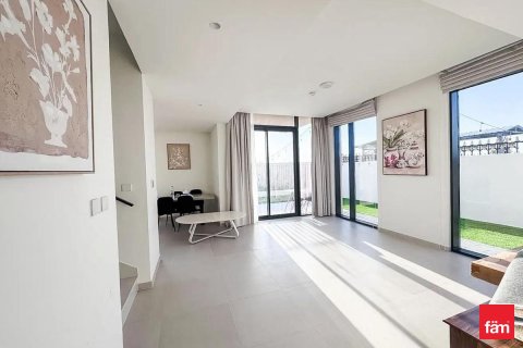 Снять в аренду виллу в Дубае: 4 спальни, 231м², № 91965 - фото 5