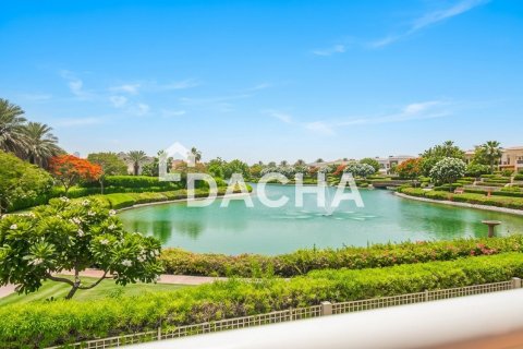 Villa à Meadows, Dubai, 4 chambres, 353 m², № 110359