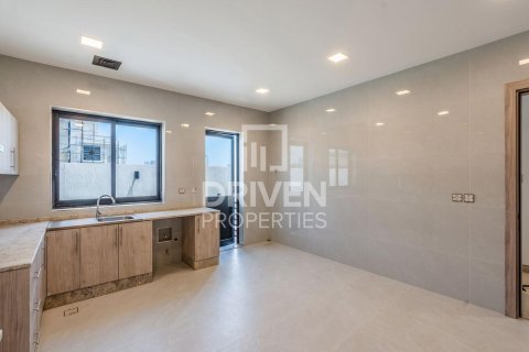 Villa in Nad Al Sheba 1, Nadd Al Sheba, Dubai 3 bedrooms, 250.84 sq.m. № 143078 - photo 6
