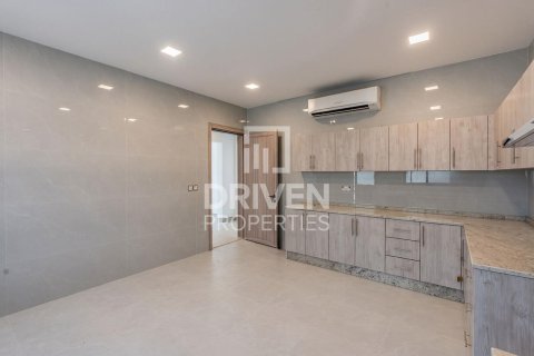 Villa in Nad Al Sheba 1, Nadd Al Sheba, Dubai 3 bedrooms, 250.84 sq.m. № 143078 - photo 5