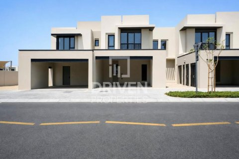 Townhouse in Jebel Ali, Dubai 3 bedrooms, 240.53 sq.m. № 143077