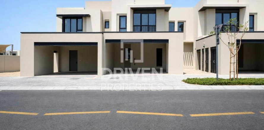 Townhouse in Jebel Ali, Dubai 3 bedrooms, 240.53 sq.m. № 143077