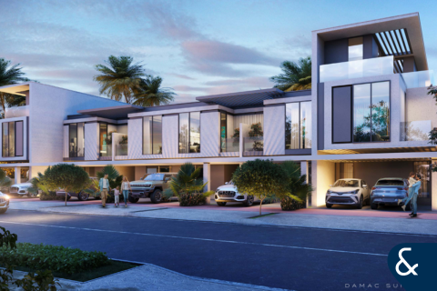 Таунхаус в Dubai Land, Дубай, 4 спальни, 215м², № 98329