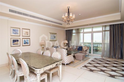 Apartment in Kempinski Palm Residence, Palm Jumeirah, Dubai 3 bedrooms, 235.6 sq.m. № 3247 - photo 2