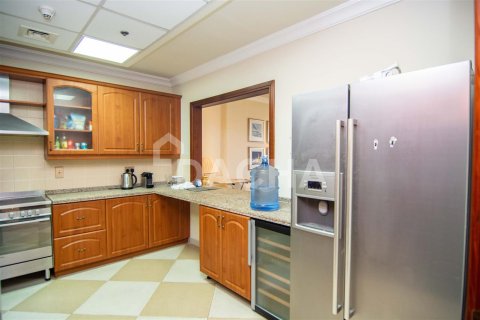 Apartment in Kempinski Palm Residence, Palm Jumeirah, Dubai 3 bedrooms, 235.6 sq.m. № 3247 - photo 8