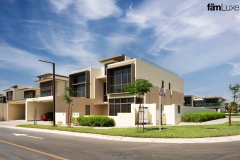 Купить виллу в Дубай Хилс Эстейт, Дубай: 5 спален, 705.5м², № 60502 - фото 1