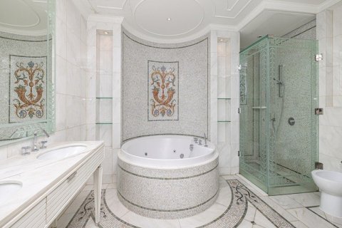 Penthouse in Bur Dubai, Dubai 3 bedrooms, 365.51 sq.m. № 52867 - photo 13