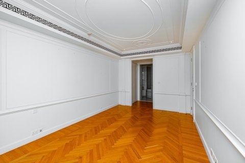 Penthouse in Bur Dubai, Dubai 3 bedrooms, 365.51 sq.m. № 52867 - photo 12